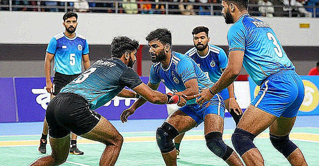 करोड़ की बोली और कांस्टेबल की तनख्वाह: कबड्डी के बही-खाते में क्या दर्ज है