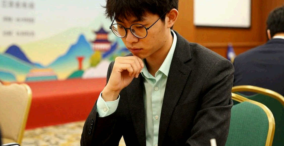 ChessBase Magazine #225: सत्ताईस मिनीचर, चार एनोटेटर और शतरंज मीडिया का धीमा दांव